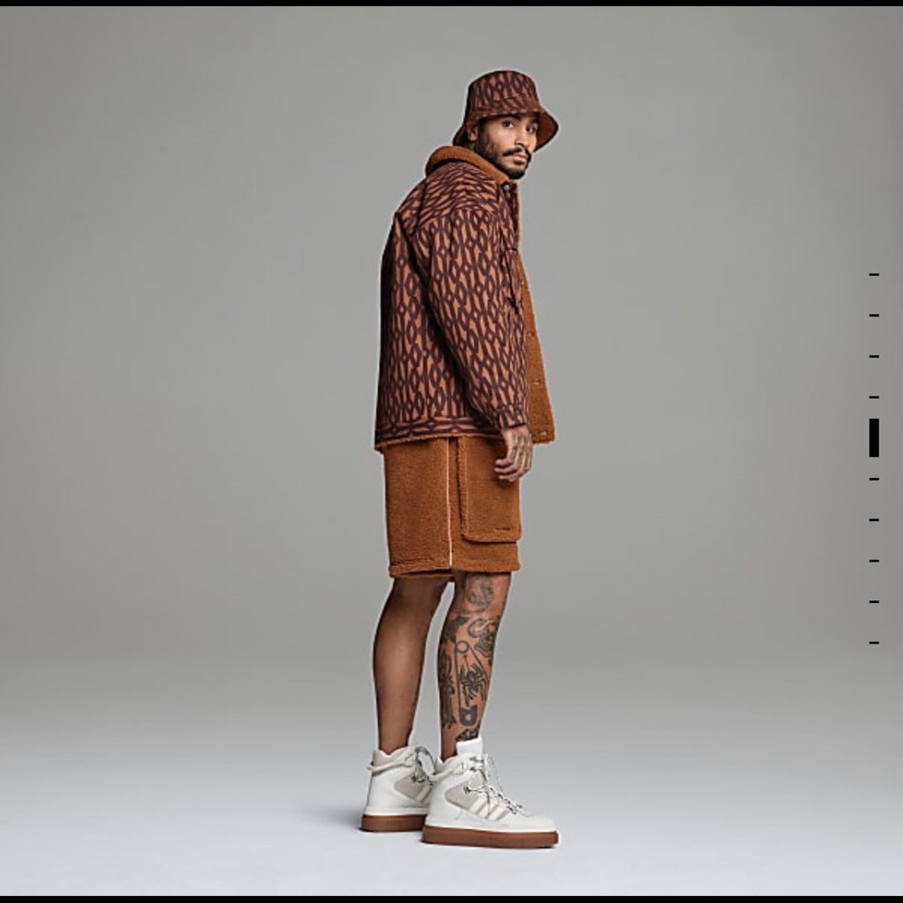 IVY PARK SHERPA TEDDY UNISEX CARGO SHORTS - Picture 6 of 10